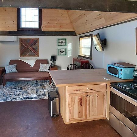 Rustic Hendersonville Farm Studio With Private Deck 외부 사진
